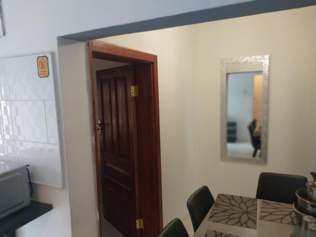 Emmrose Apartments Chingola Exterior foto